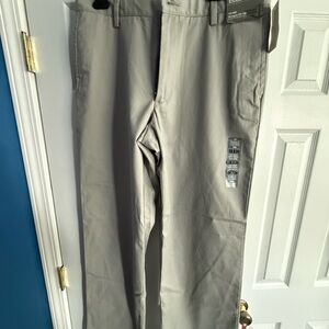 Dockers Men's Light Beige Chinos